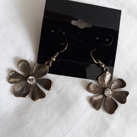 Antique goldtone dangling flower blossom pierced earrings - Picture 5 of 5